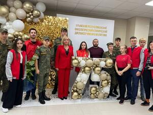 Юбилей крымского онкодиспансера отметили церемонией вручения наград, символической высадкой деревьев и консервацией «капсулы времени»