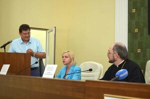 Крымские медики и общественники обсудили вопросы благотворительности