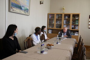 Александр Форманчук провел встречу с иностранными студентами