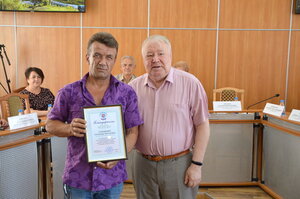 В Феодосии наградили общественников, которые оказали помощь в организации лечения инвалида детства