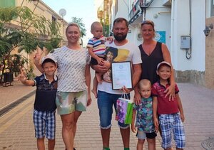 В Феодосии наградили жителя Татарстана, спасшего ребёнка