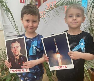 Юные крымчане поддержали социальную акцию «Гагаринская лента»