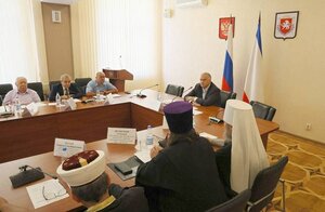 Председатель и члены палаты приняли участие в заседании Совета по межнациональным и межконфессиональным отношениям при Главе Республики Крым