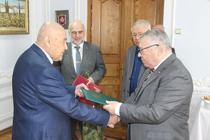 Общественная палата Крыма поздравила Президента Крымского инженерно-педагогического университета с юбилеем
