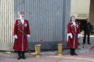 В Симферополе почтили память погибших у стен крымского парламента 26 февраля 2014 года